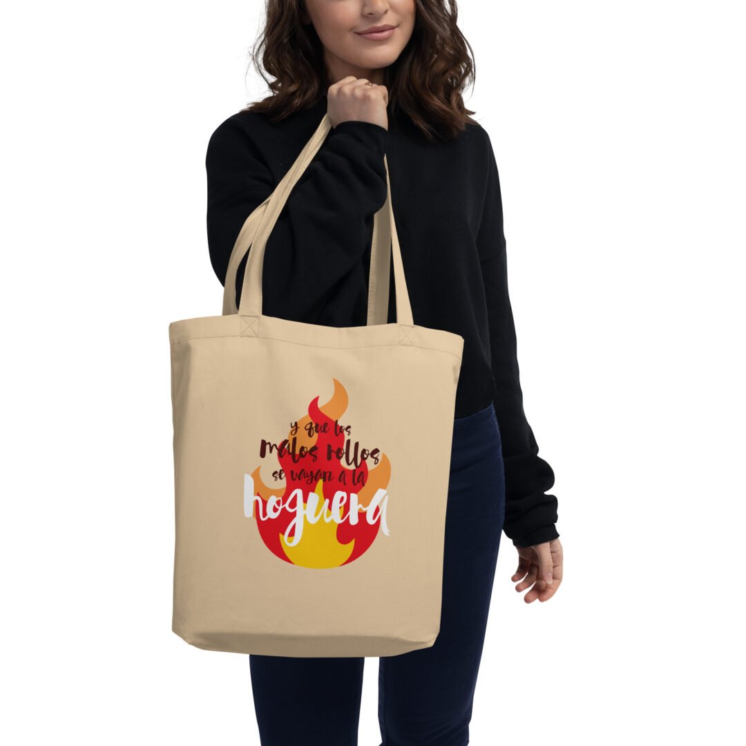 Eco Tote Bag «Y Que los Malos Rollos se Vayan a la Hoguera» - Imagen 2